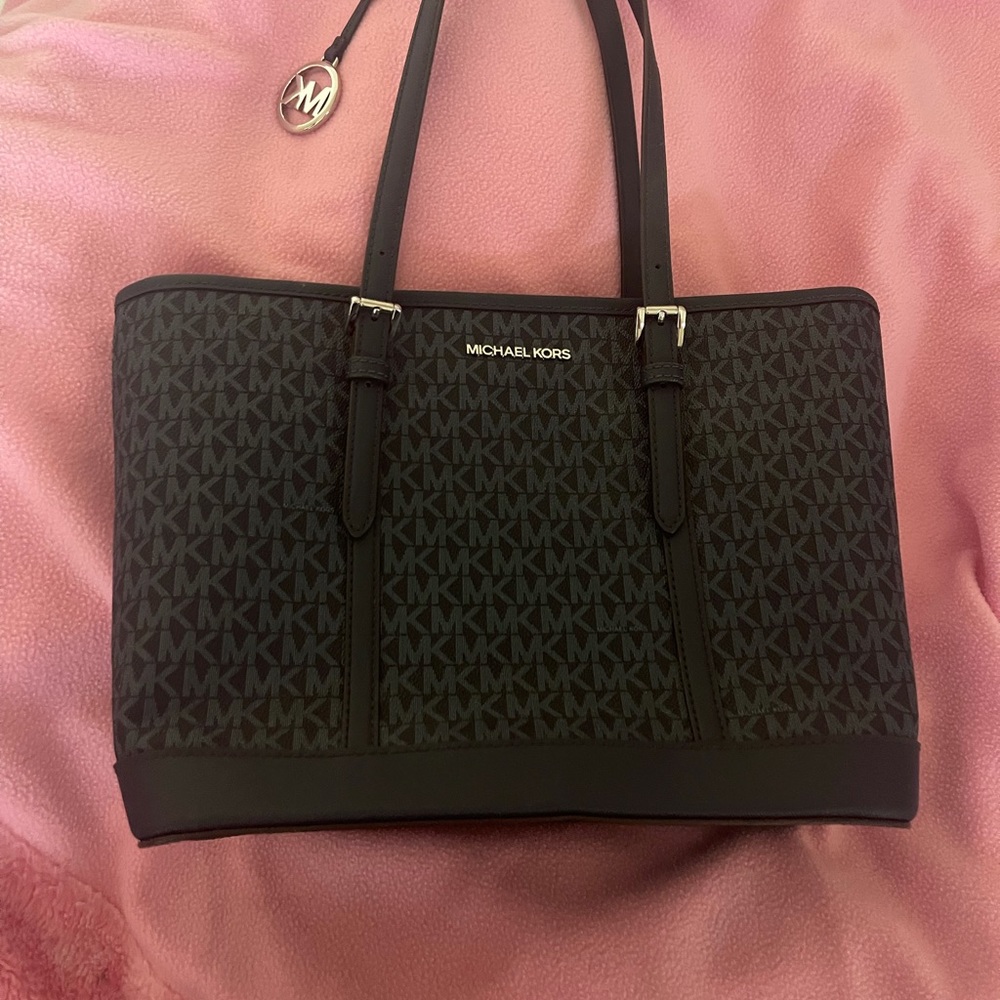 Michael Kors purse never used